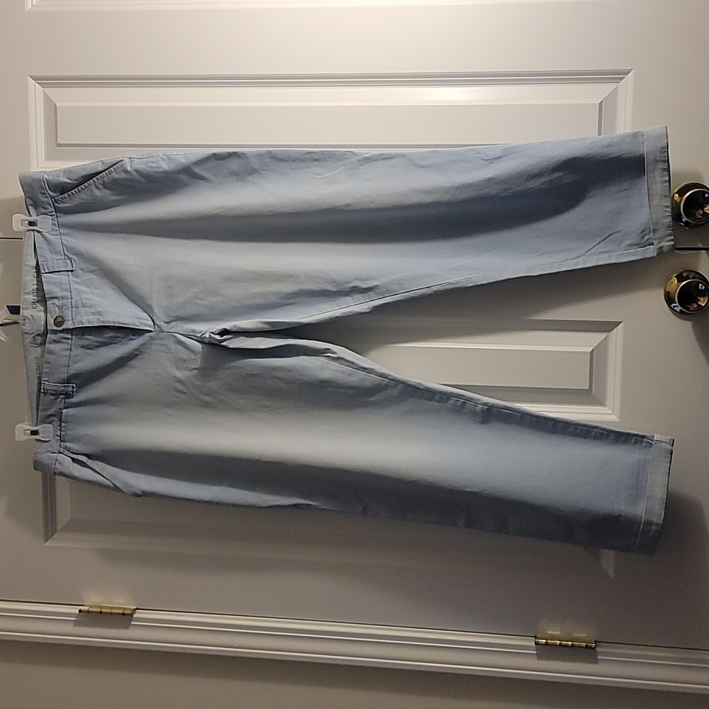 Gap khakis